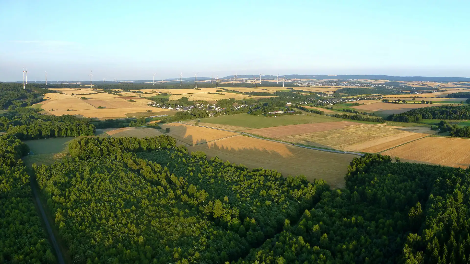 Panoramablick über das Külztal in Richtung Simmern im Hunsrück